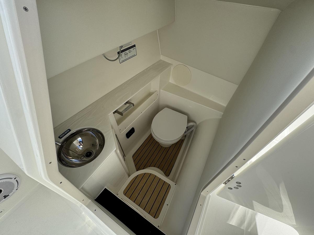 2026 World Cat 280DC-X