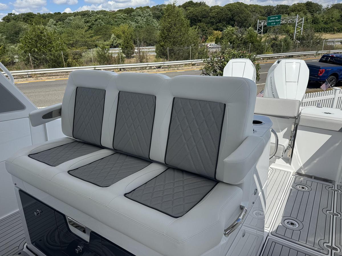 2026 Everglades 367CX