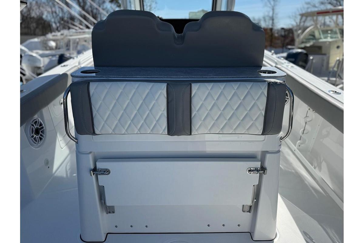 2025 Everglades 285 Center Console