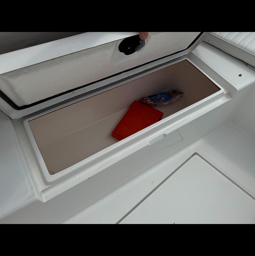 Used 2001 Regulator  26FS