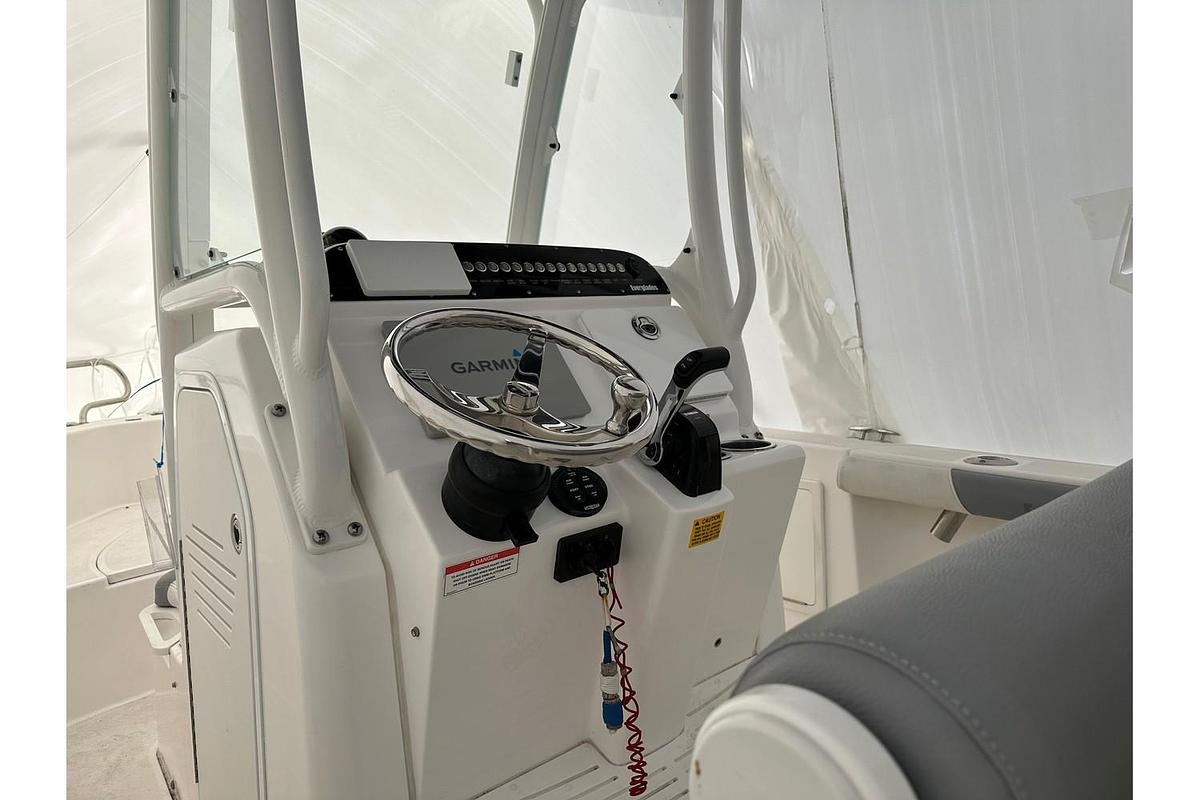 Used 2018 Everglades Boats 230CC