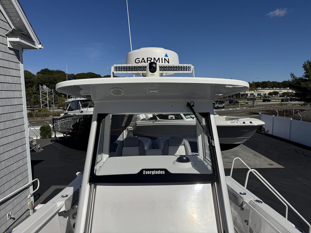 Used 2021 Everglades 295 Center Console