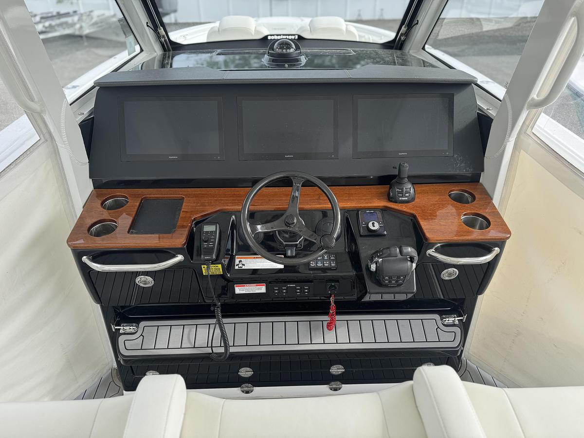 Used 2021 Everglades 395 Center Console