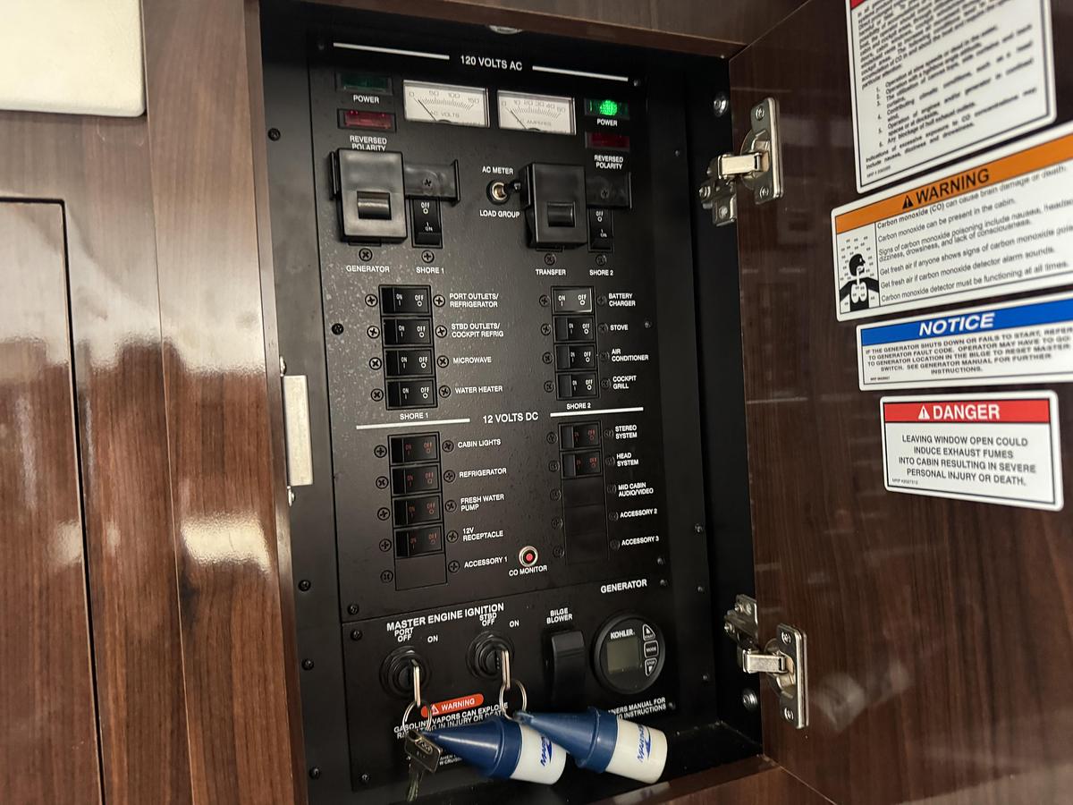 Used 2016 Sea Ray Sundancer 310