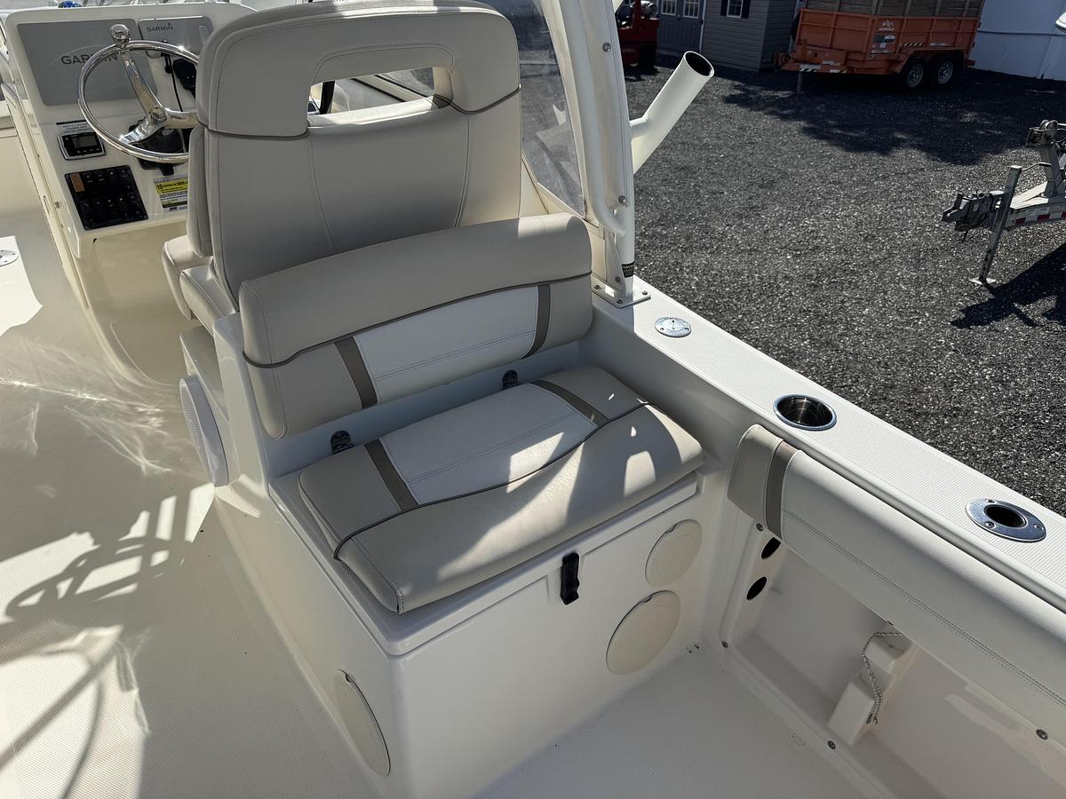 Used 2016 World Cat 255DC