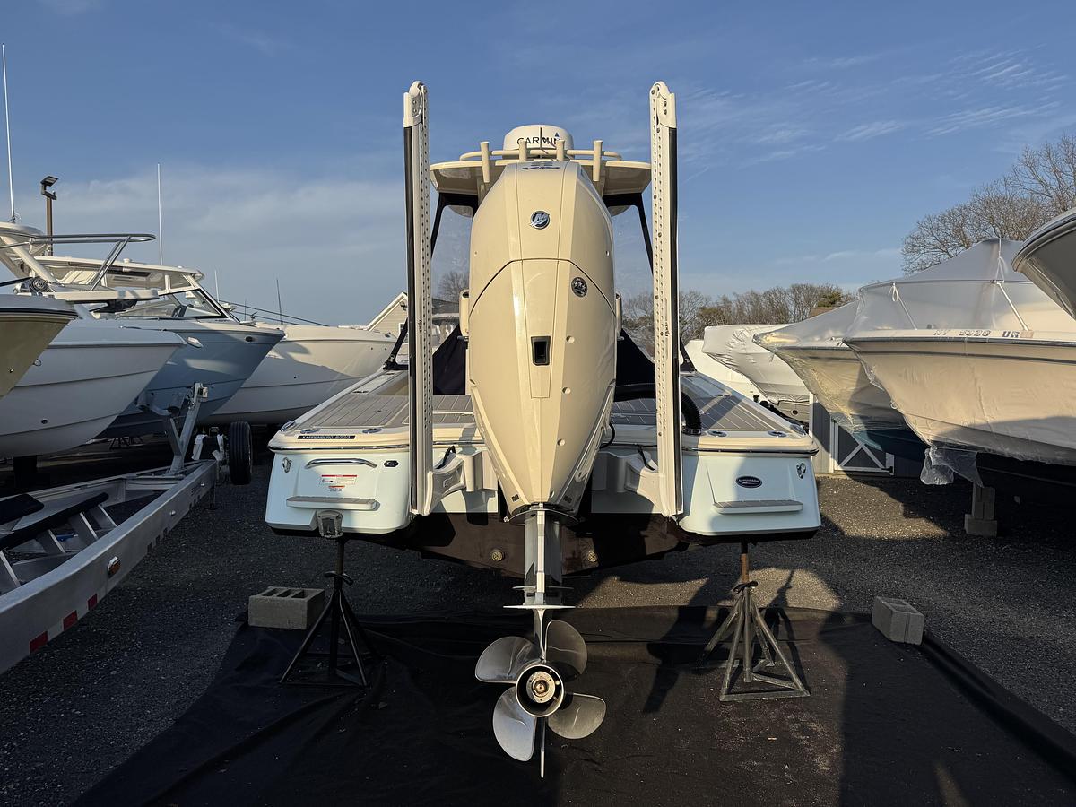 Used 2024 Scout 281 xss Carbon