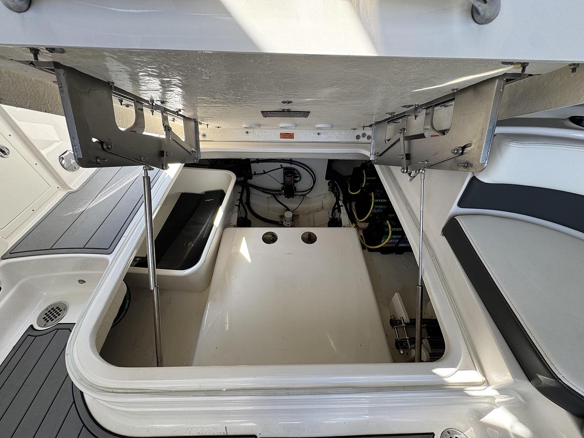 Used 2023 Chaparral 280 OSX