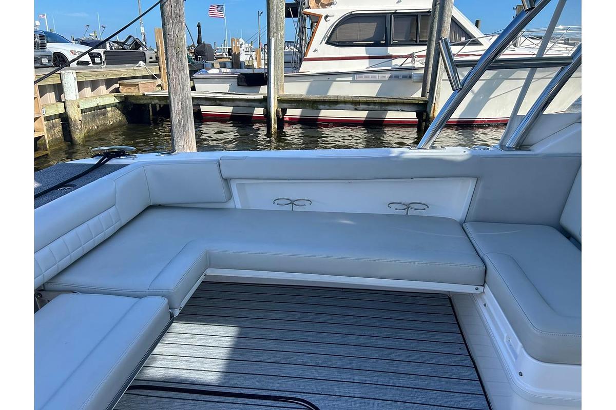 Used 2019 Everglades 340DC