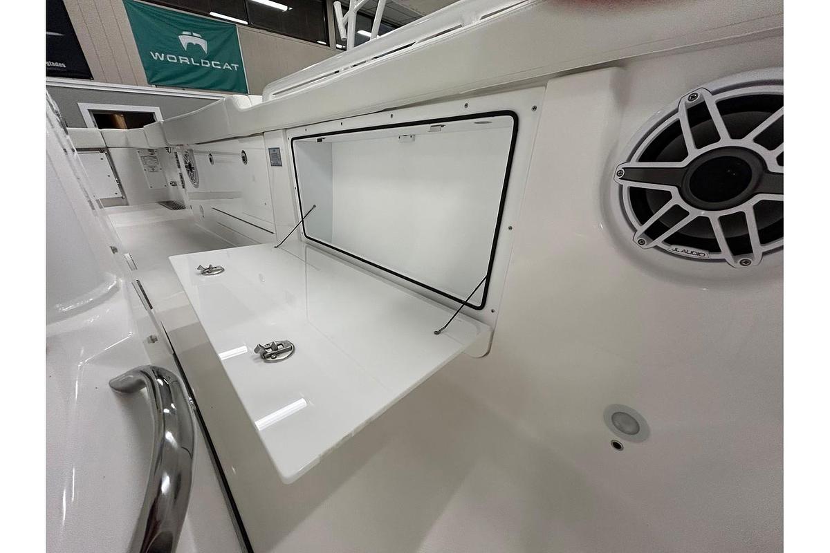 2024 Everglades 285 Center Console