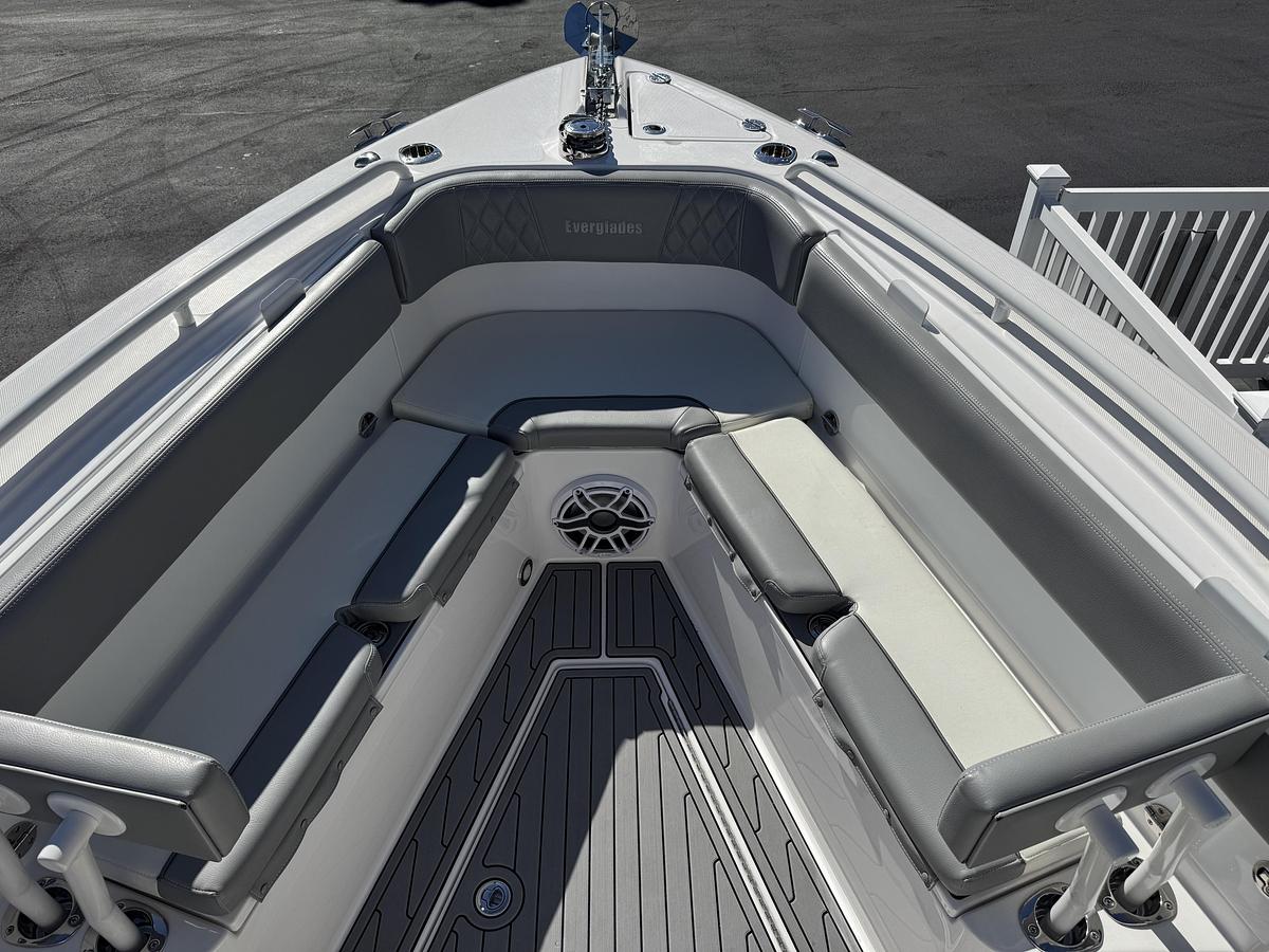 Used 2021 Everglades 295 Center Console
