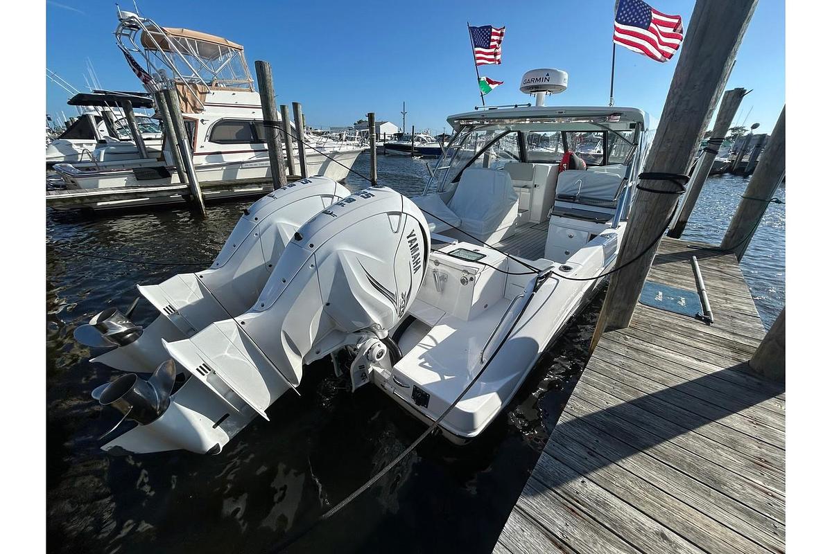 Used 2019 Everglades 340DC