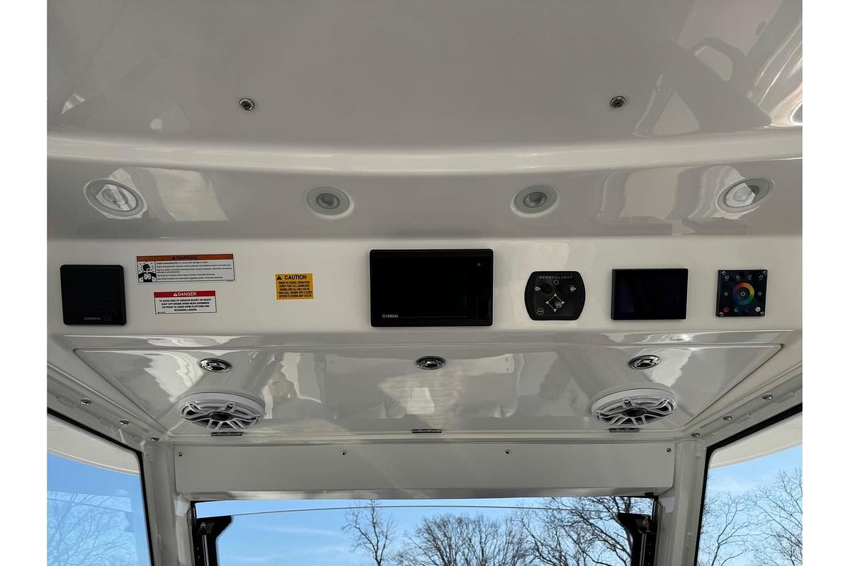 Used 2022 Everglades 395cc