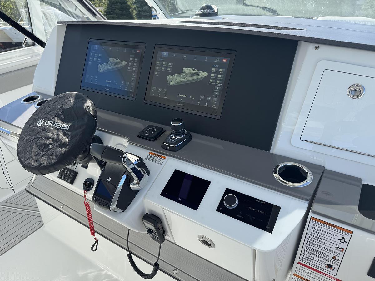 2026 Everglades 367CX