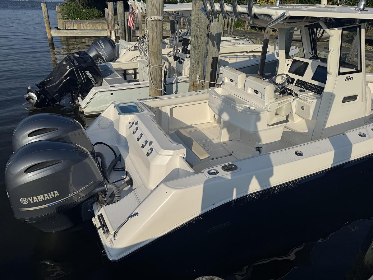 Used 2016 Everglades 255cc