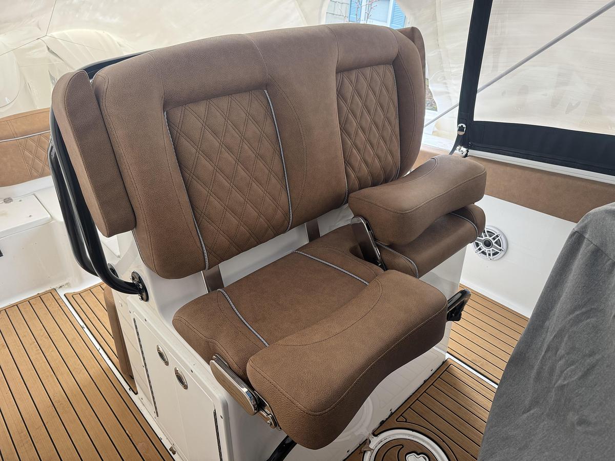 Used 2025 Sea Hunt Ultra 265SE