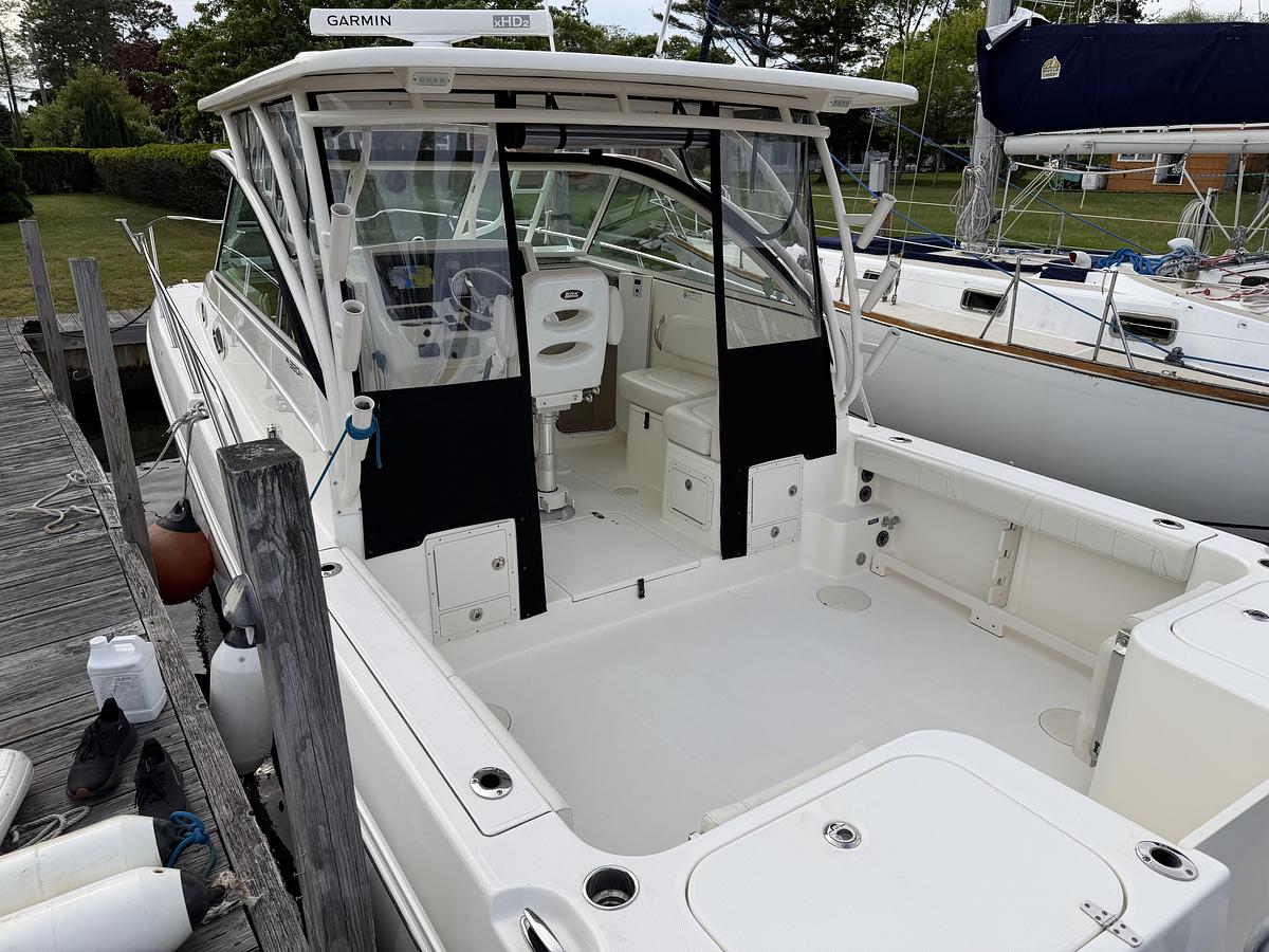 Used 2016 World Cat 320EC