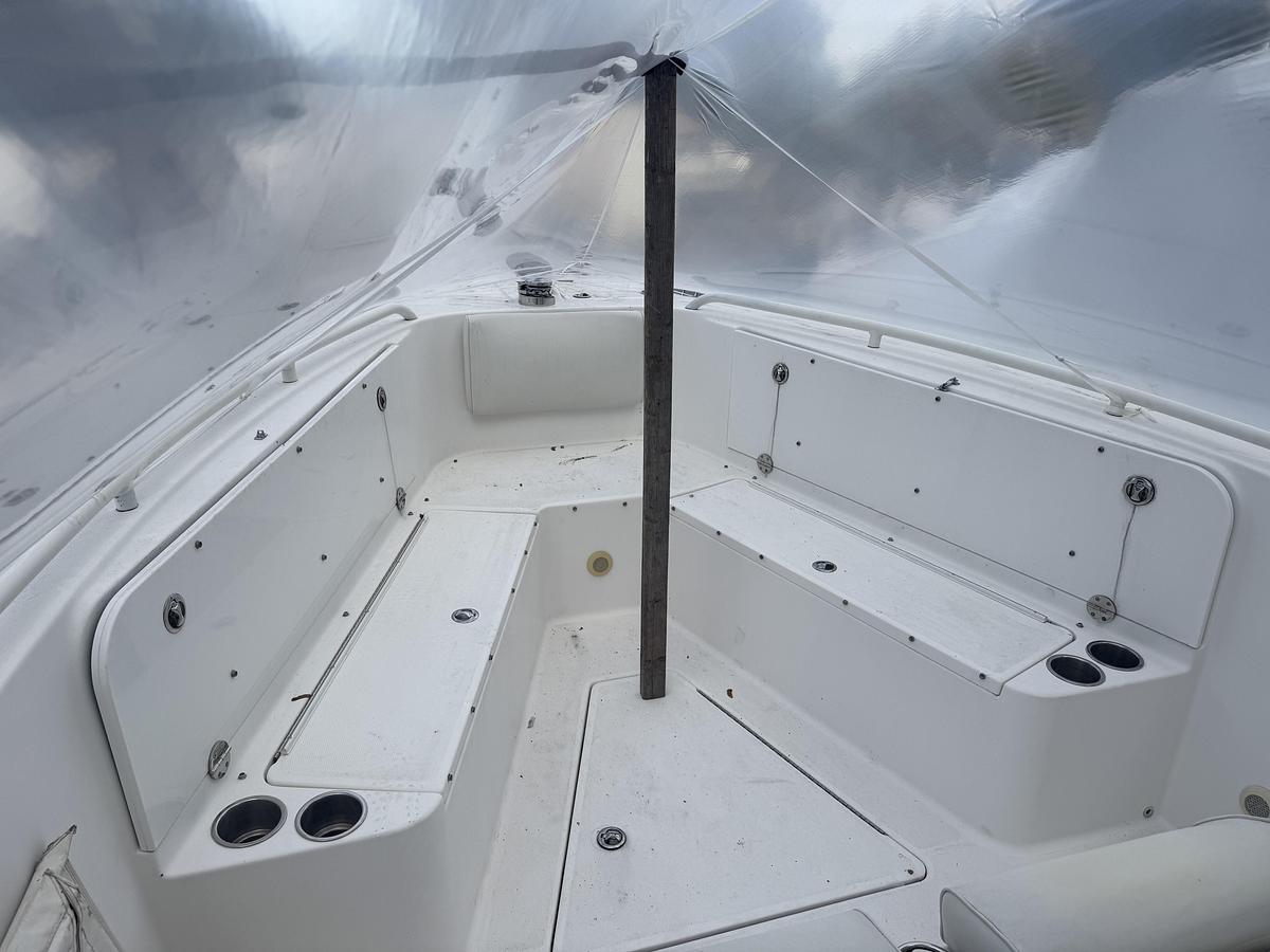 Used 2006 Everglades 290 Pilot