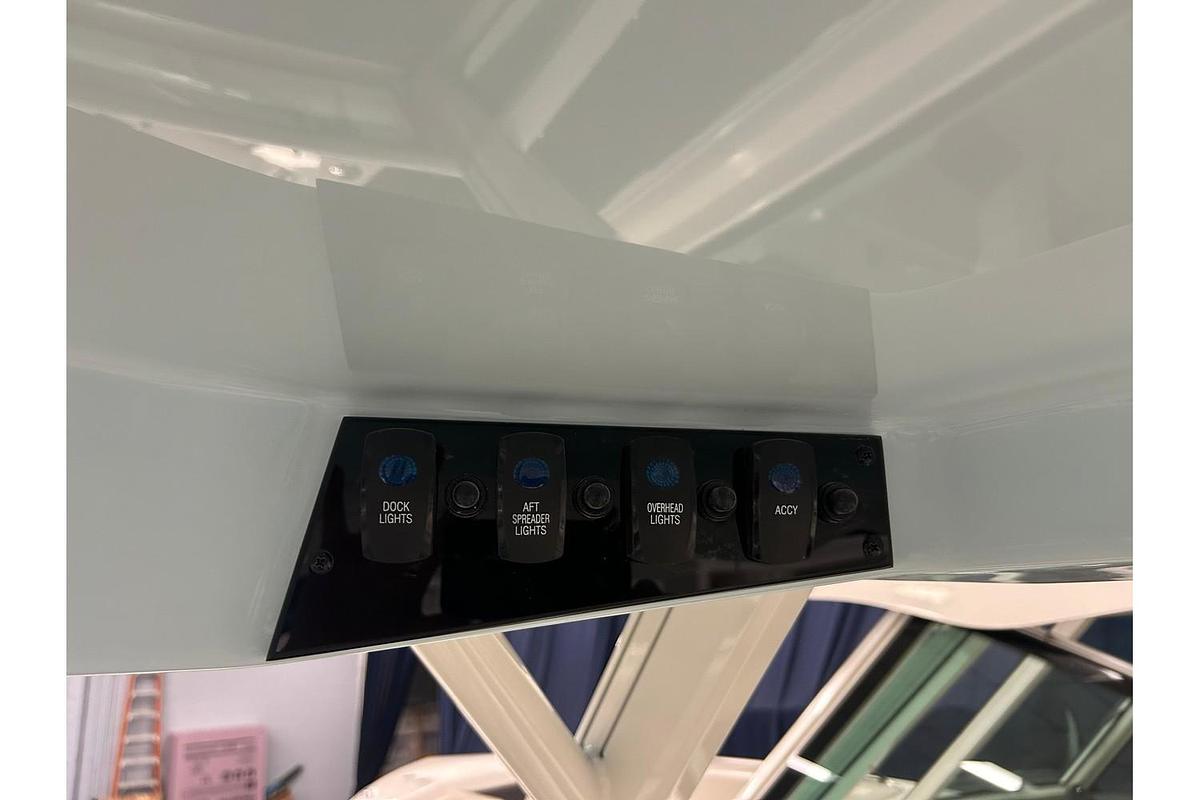 2024 Sailfish 276 DC