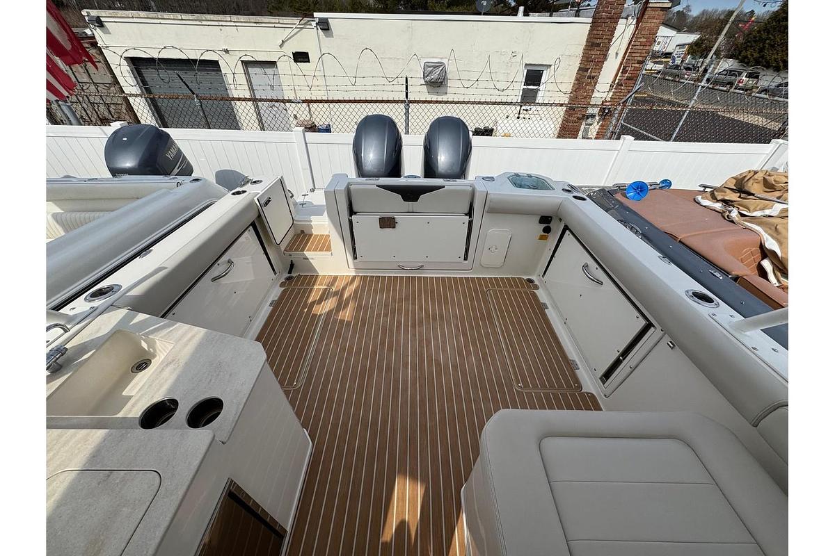 Used 2022 Sailfish 276 DC