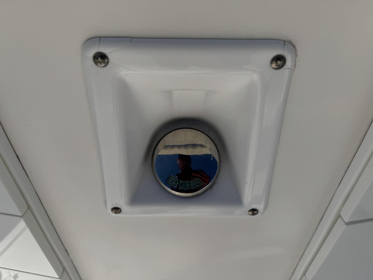 Used 2012 Everglades Boats 325 Pilot