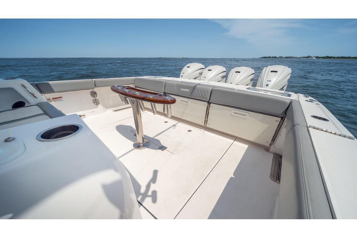 Used 2023 Everglades 455