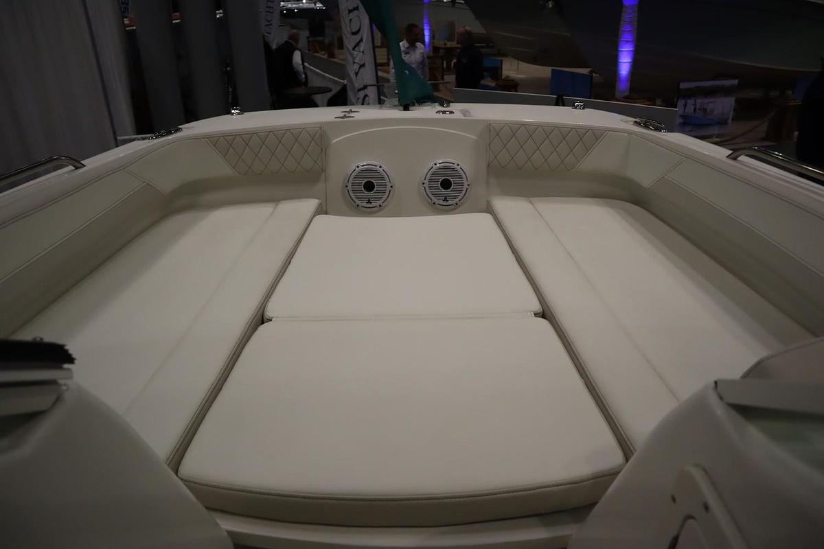 2024 World Cat 230DC