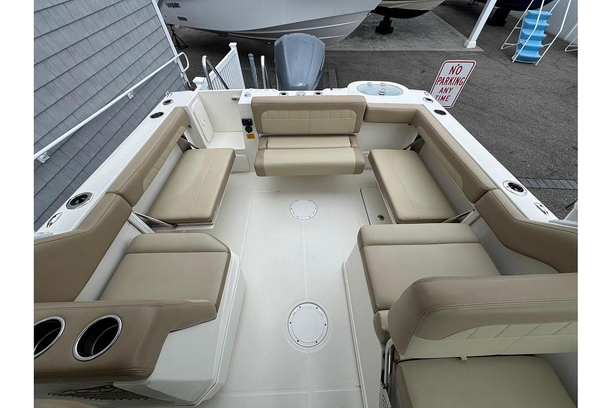 Used 2019 Sailfish 245 DC
