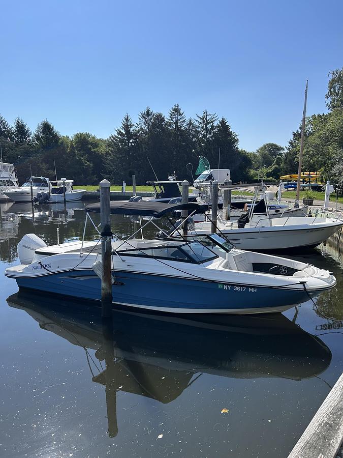 Used 2021 Sea Ray SPX 230 Outboard