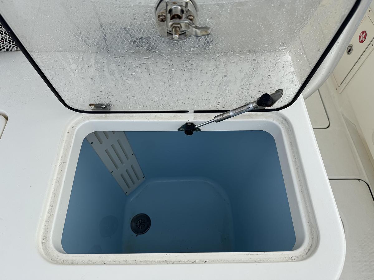 Used 2012 World Cat 320 CC