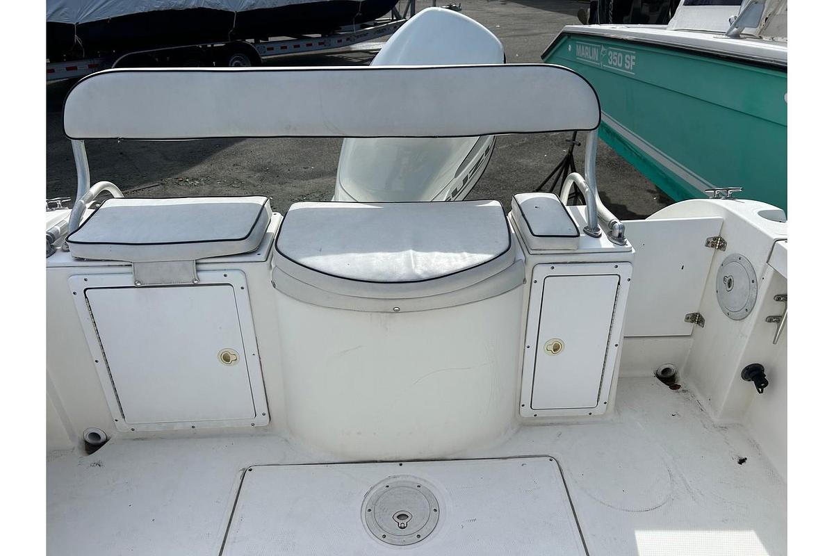 Used 1998 Cobia 220 Walkaround