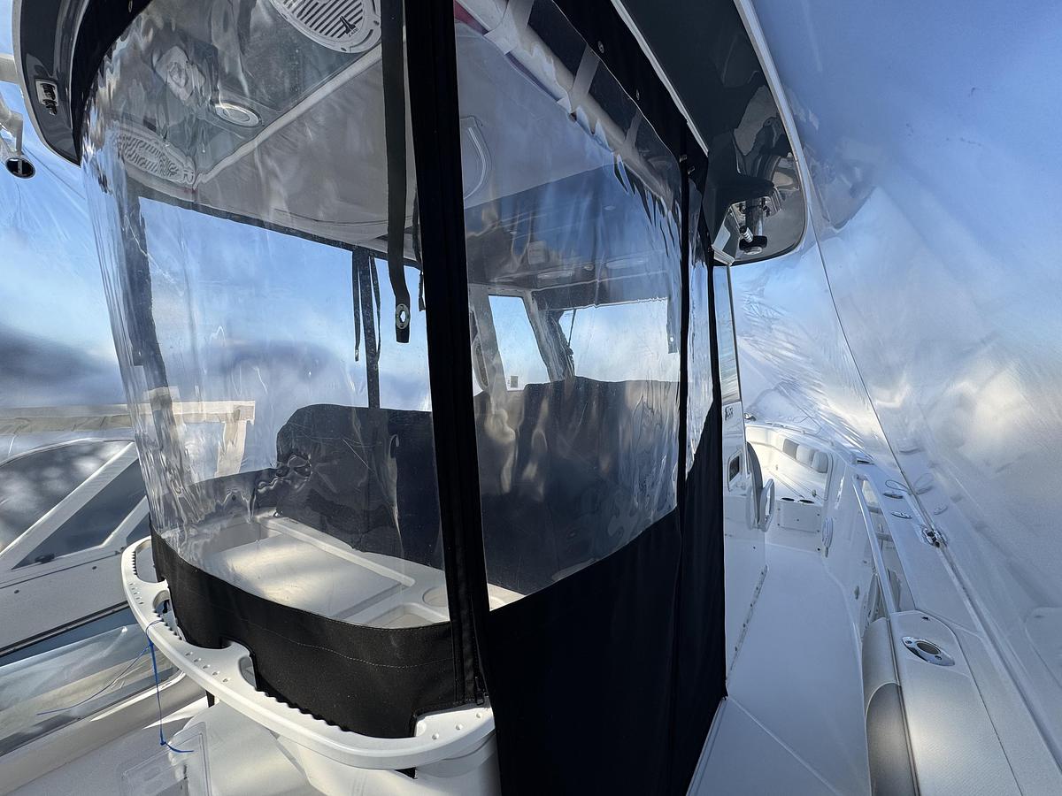 Used 2019 Everglades 295 Center Console