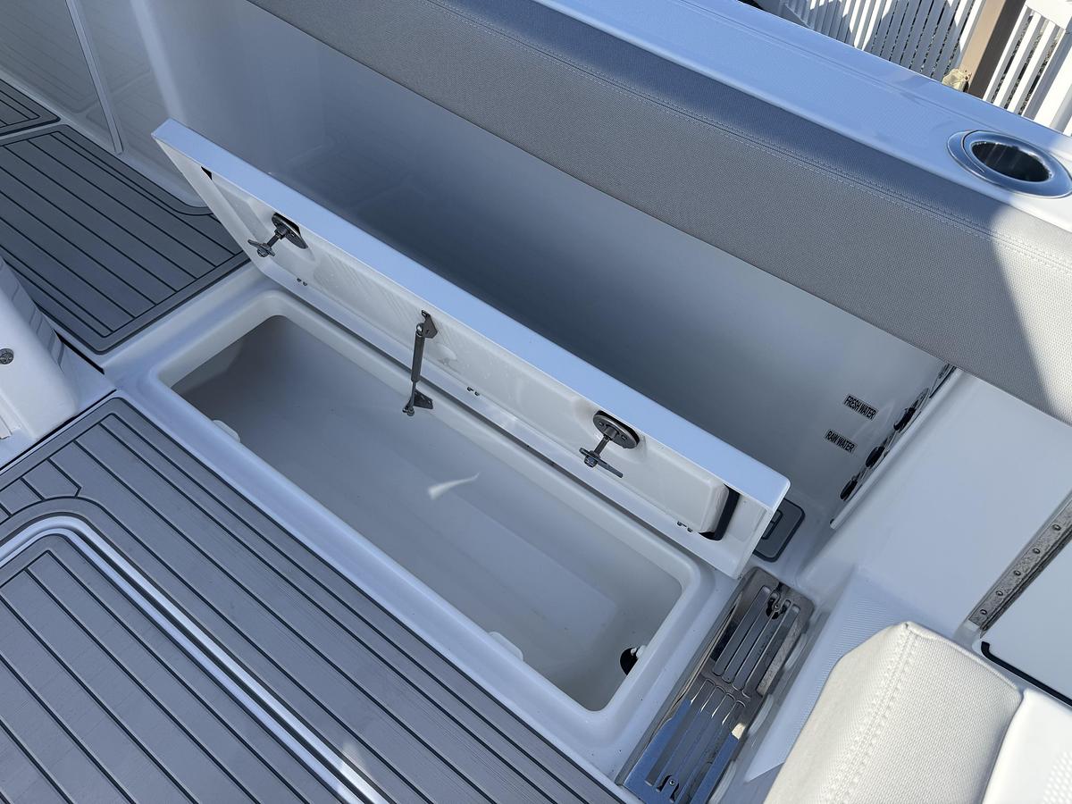 2026 Everglades 367CX