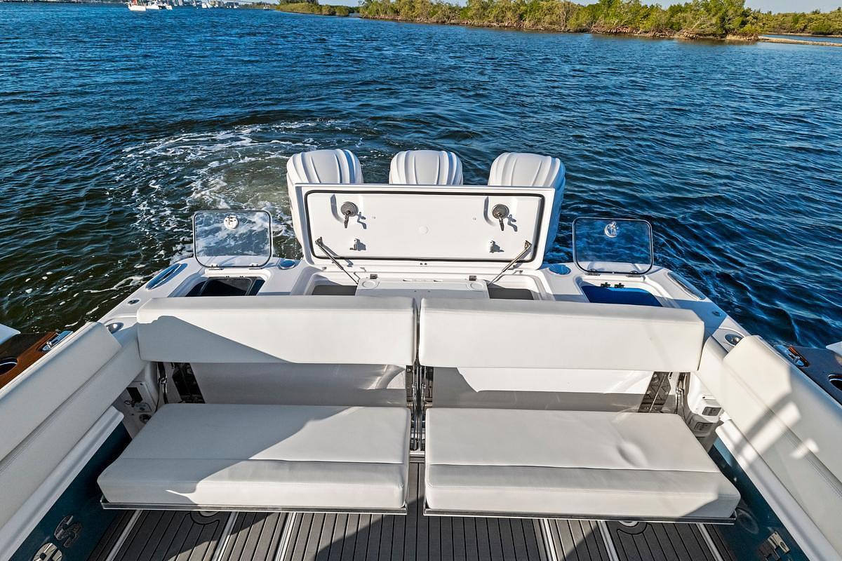 2025 Everglades 375 Center Console