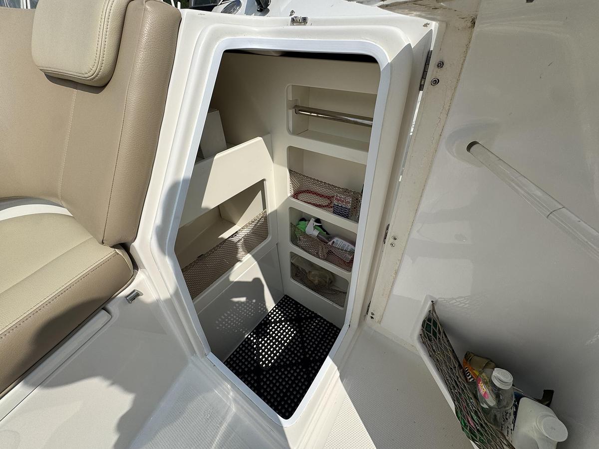 Used 2017 Sailfish 325 DC