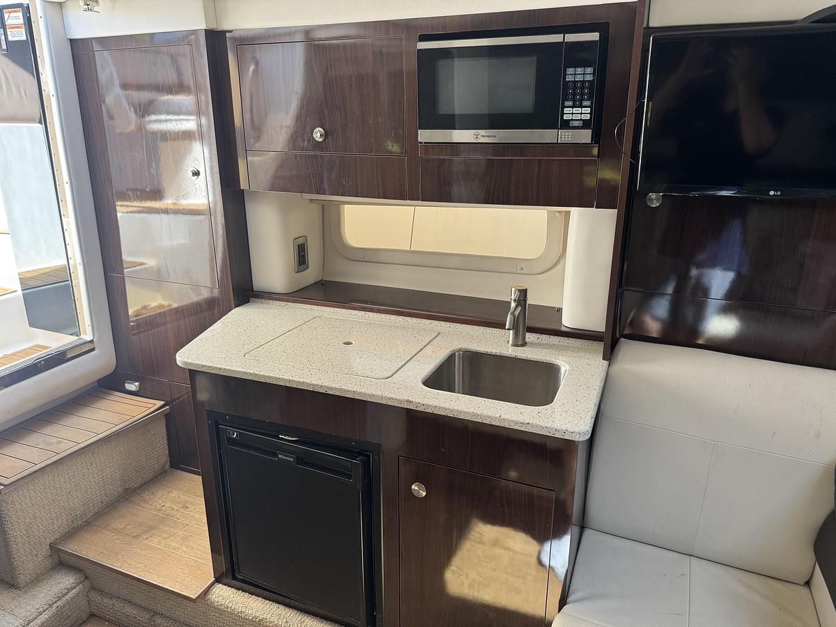 Used 2016 Sea Ray Sundancer 310