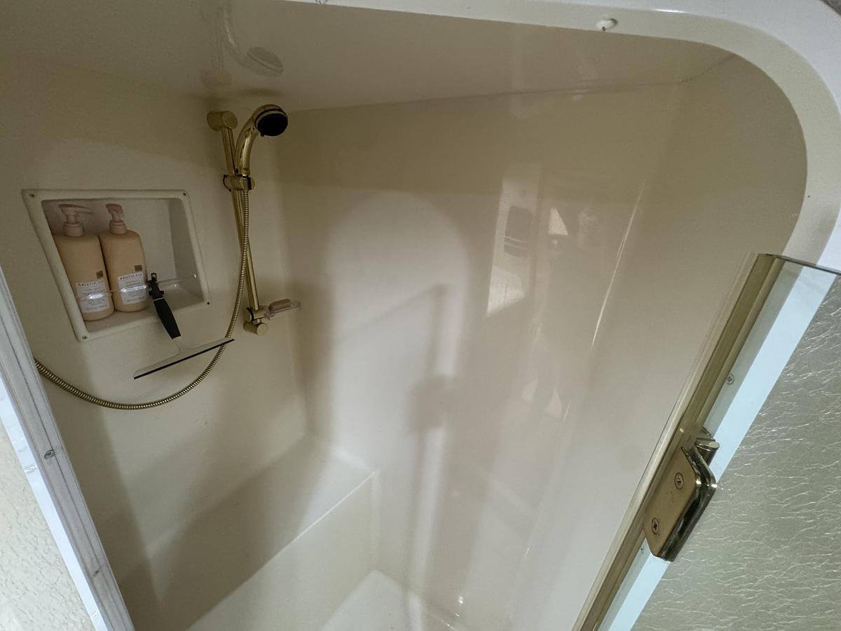 Used 2002 Viking 61 Enclosed Bridge