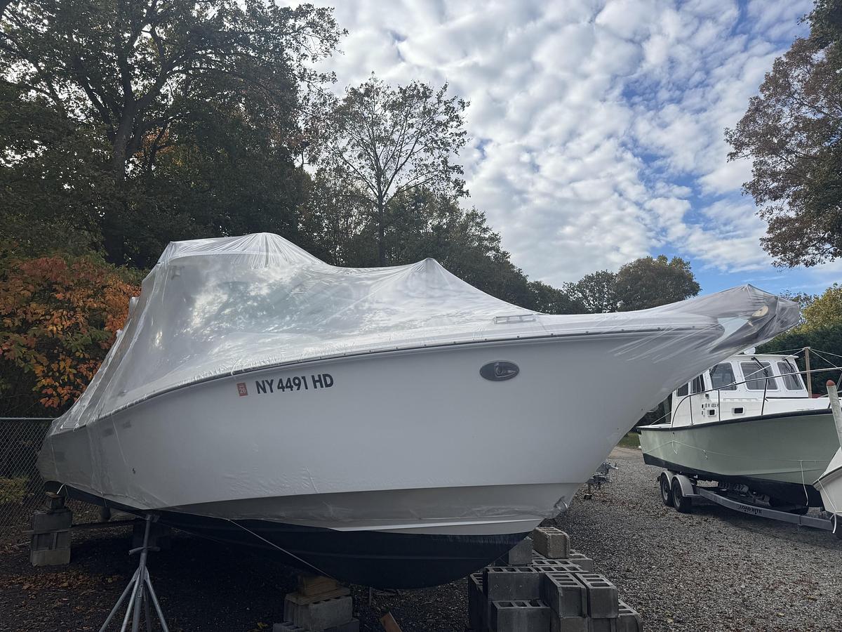 Used 2006 Everglades 290 Pilot