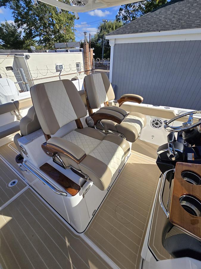 Used 2024 Everglades 315CC