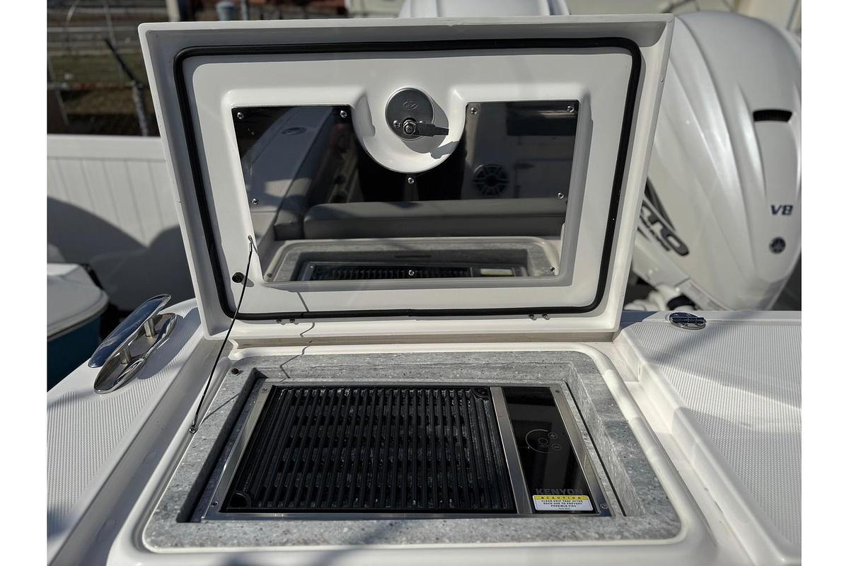 Used 2022 Everglades 395cc