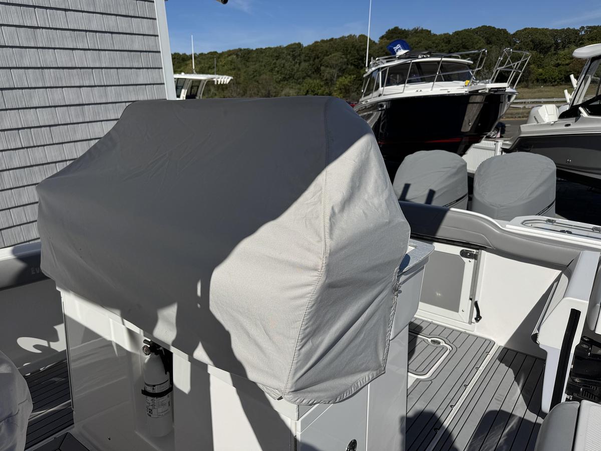 Used 2021 Everglades 295 Center Console