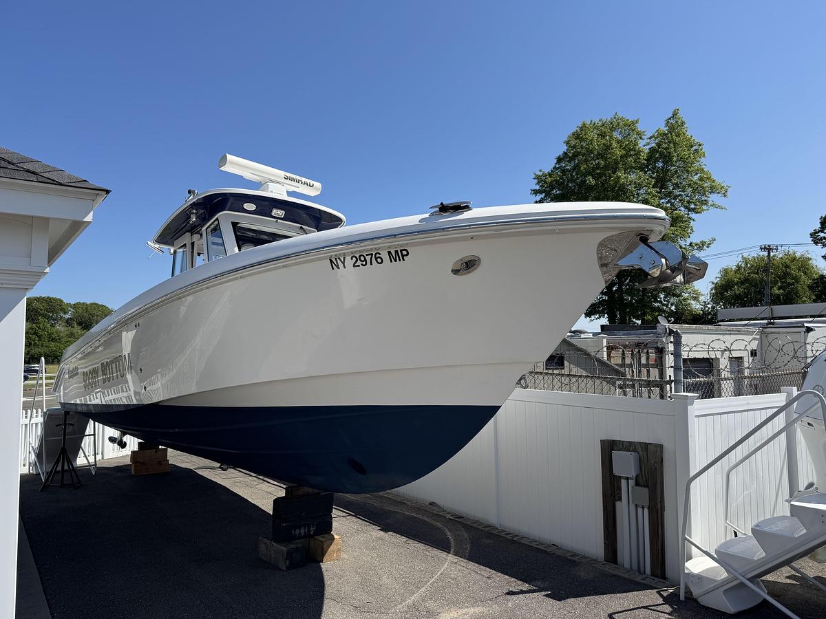 Used 2012 Everglades Boats 325 Pilot