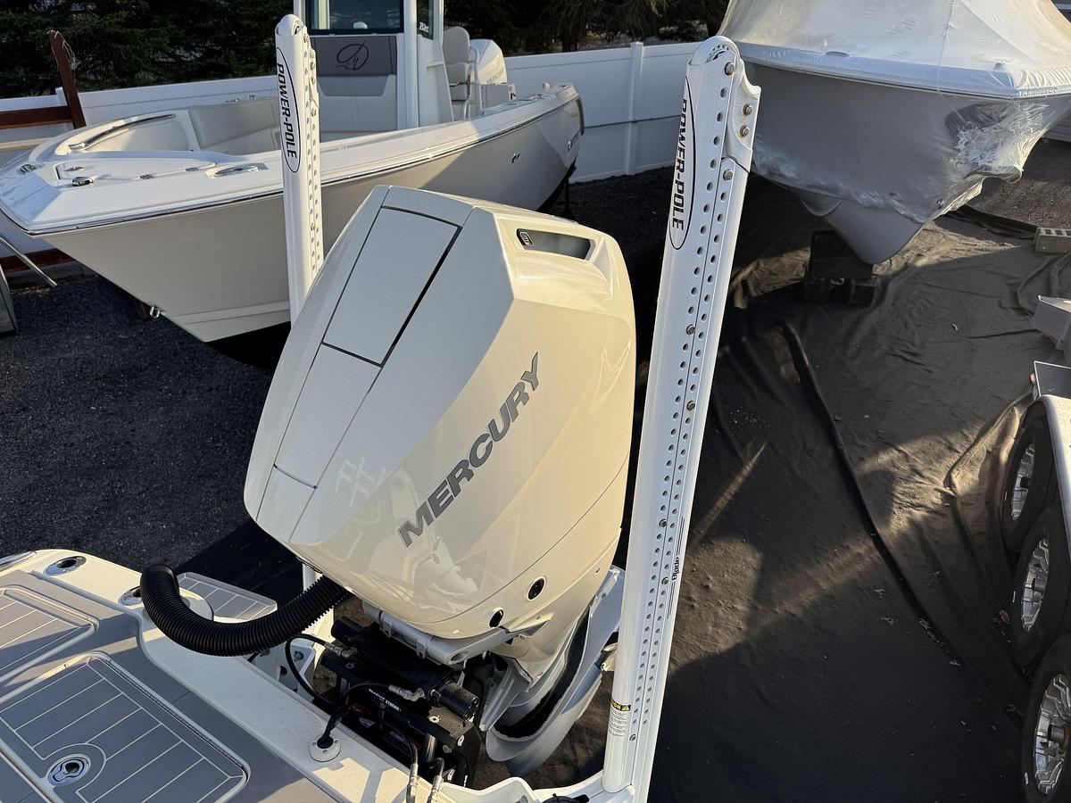 Used 2024 Scout 281 xss Carbon