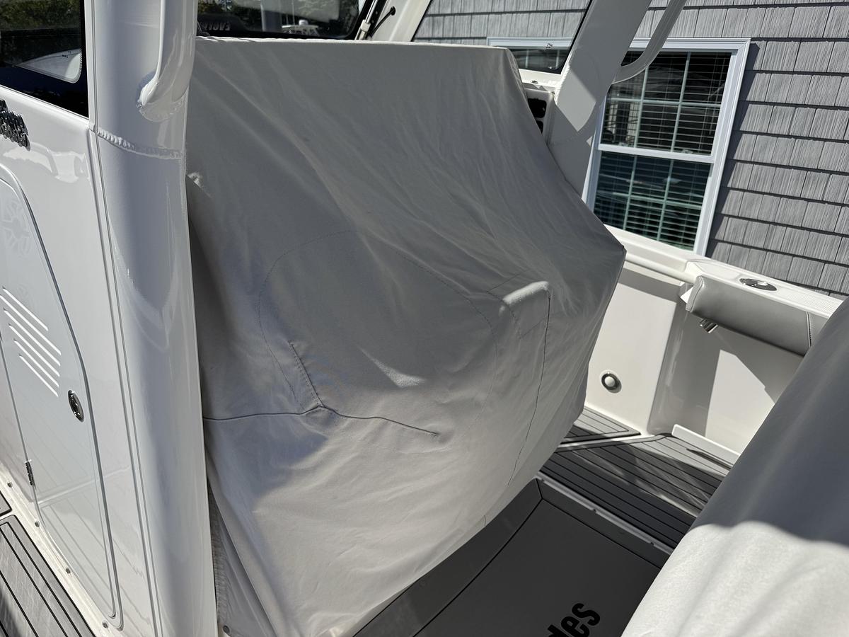 Used 2021 Everglades 295 Center Console