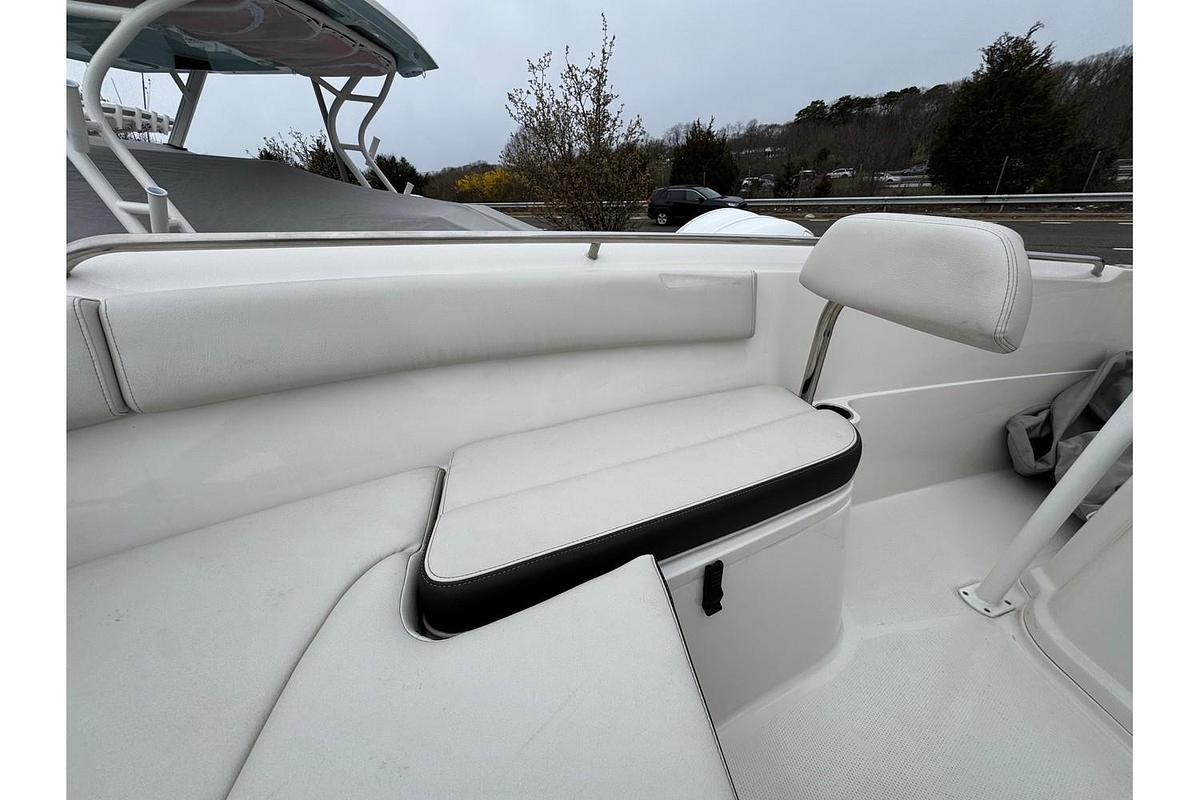 Used 2024 Sailfish 220 CC