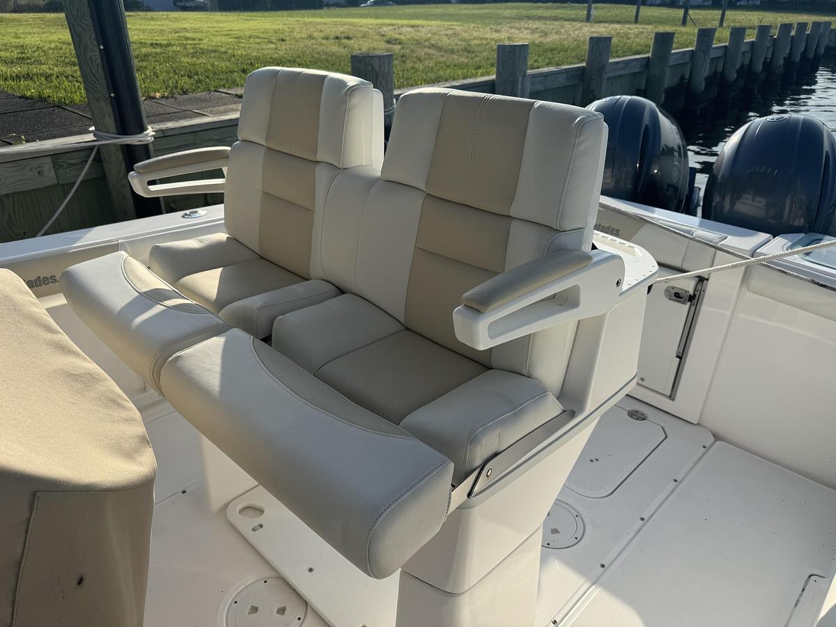 Used 2016 Everglades 255cc