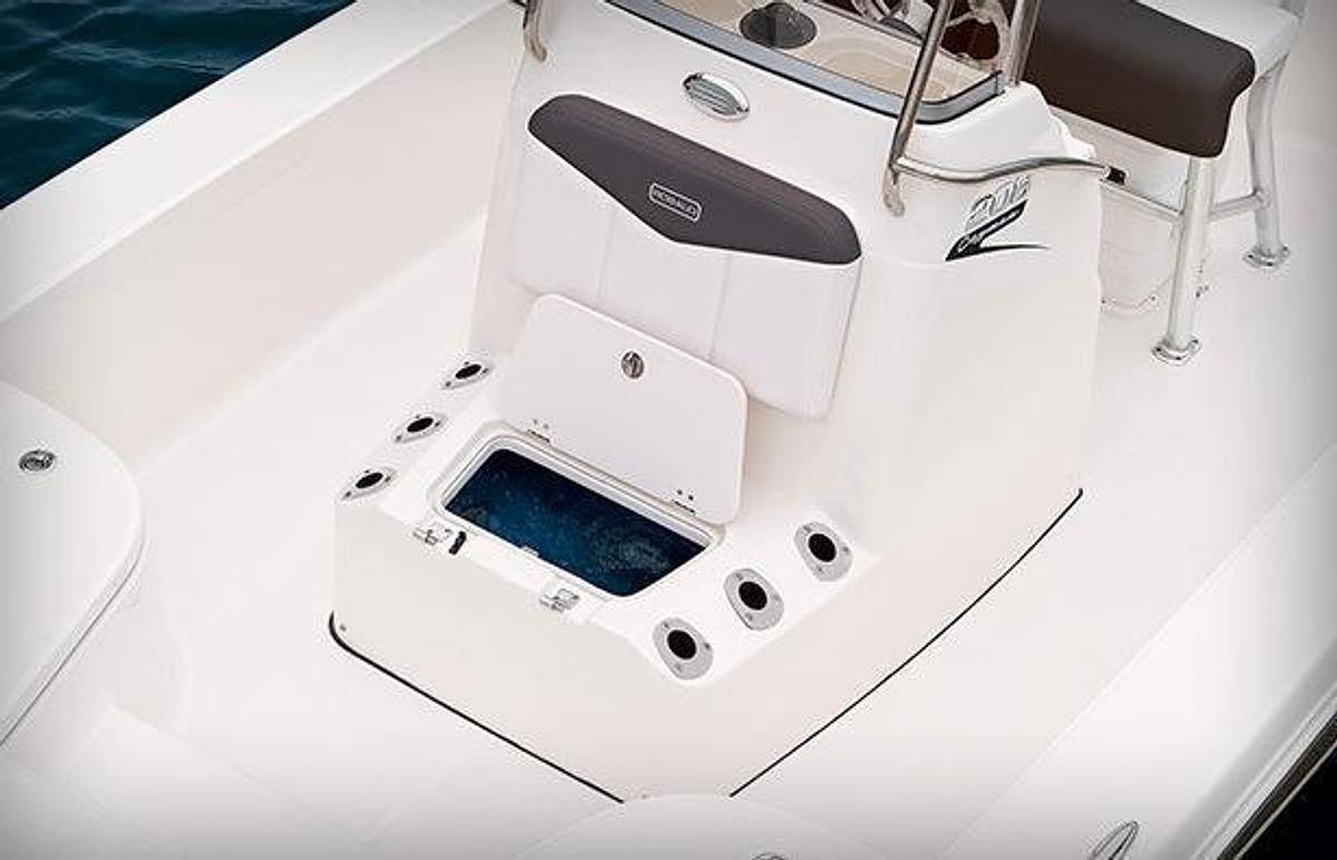 Used 2014 Robalo 206 Cayman