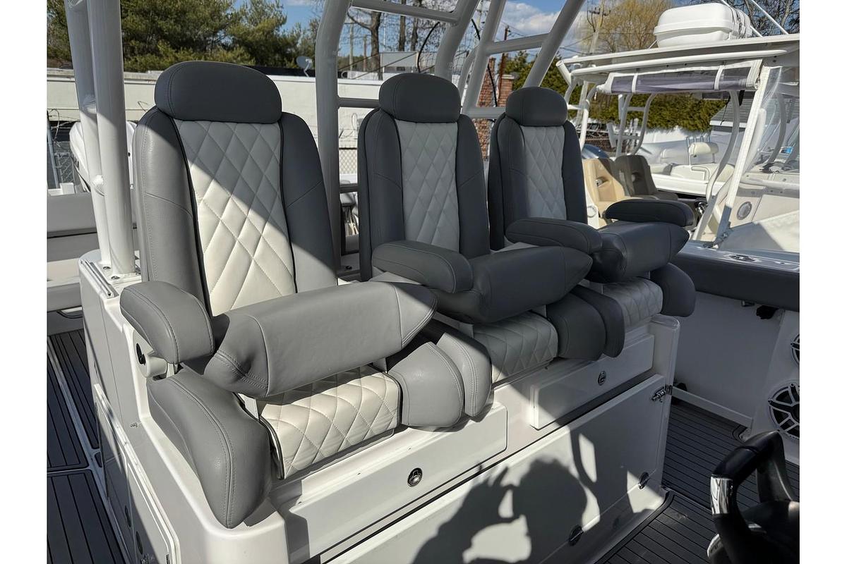 Used 2022 Everglades 395cc