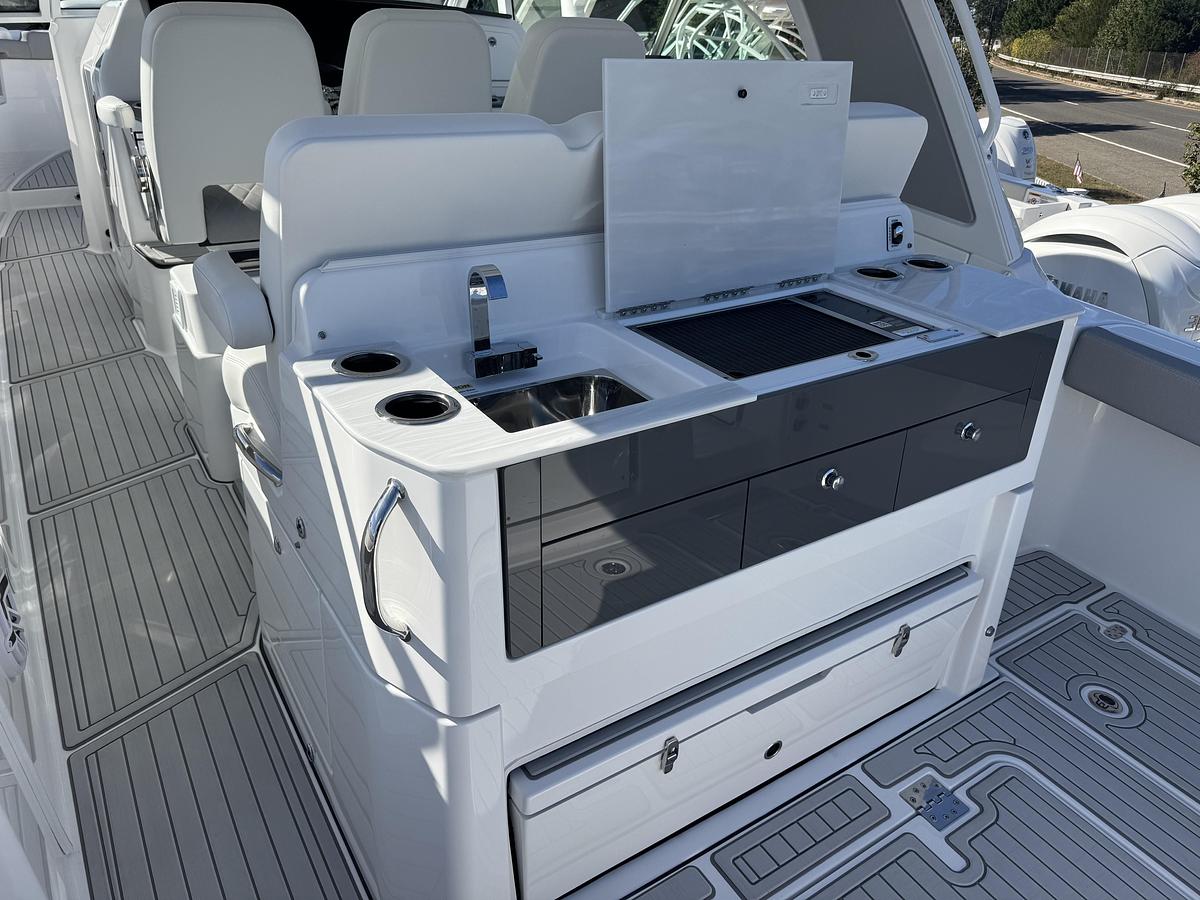 2026 Everglades 367CX