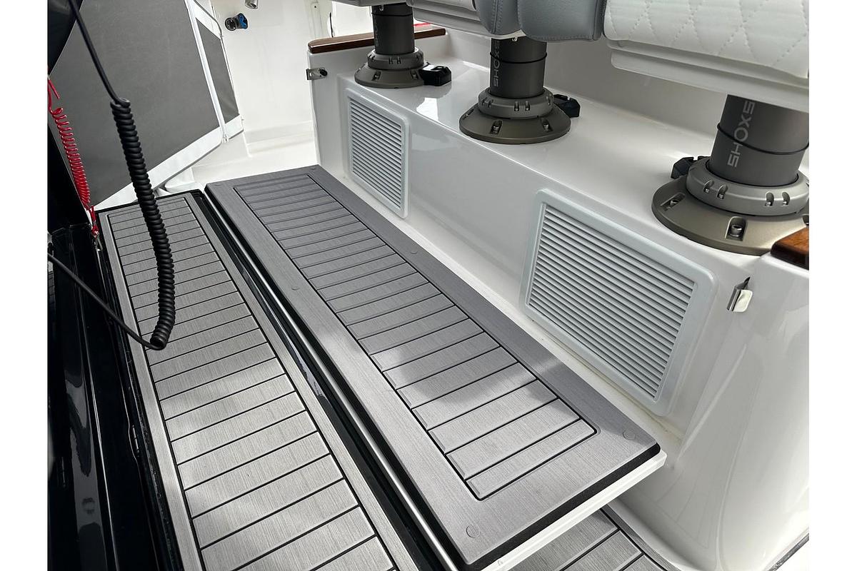 Used 2023 Everglades 395 Center Console