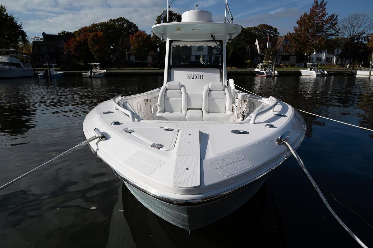Used 2019 Everglades 295 Center Console